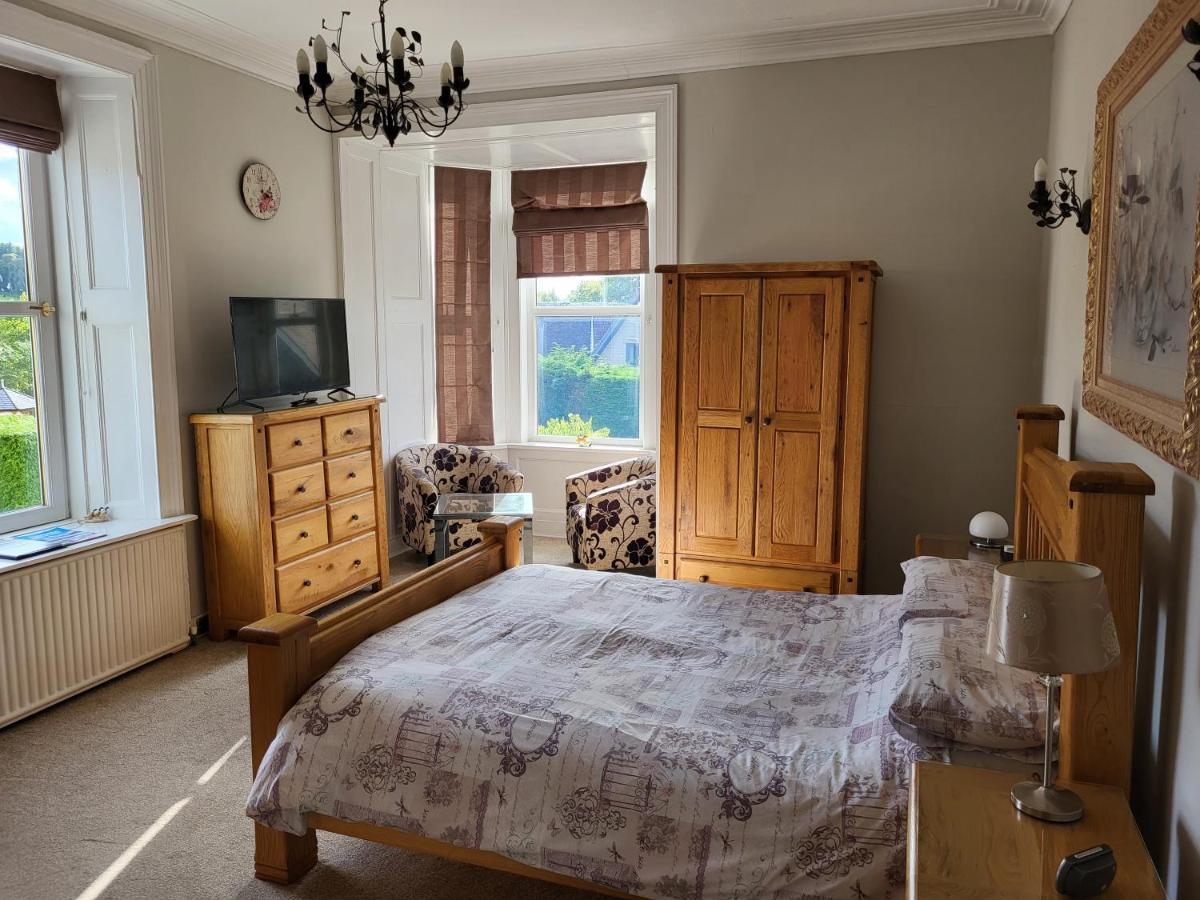Macbeth Arms Bed & Breakfast Lumphanan Exterior photo